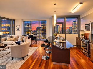 2101 Market St Unit 3307, Philadelphia, PA 19103