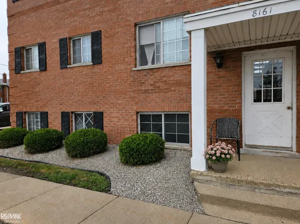 8161 Denwood Dr APT 6, Sterling Heights, MI 48312