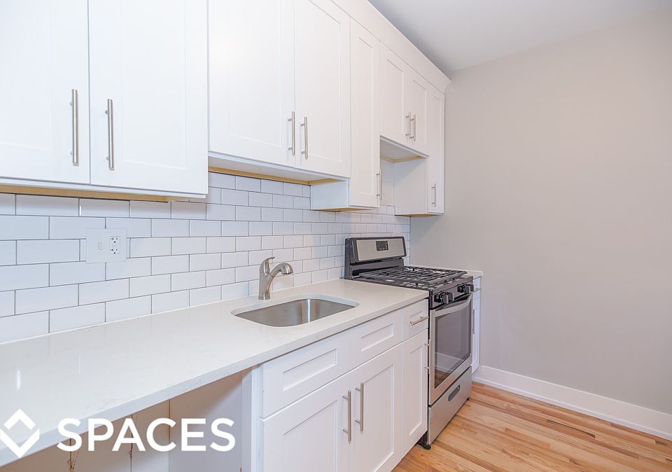 1st image of 820 W Cuyler Ave #824310