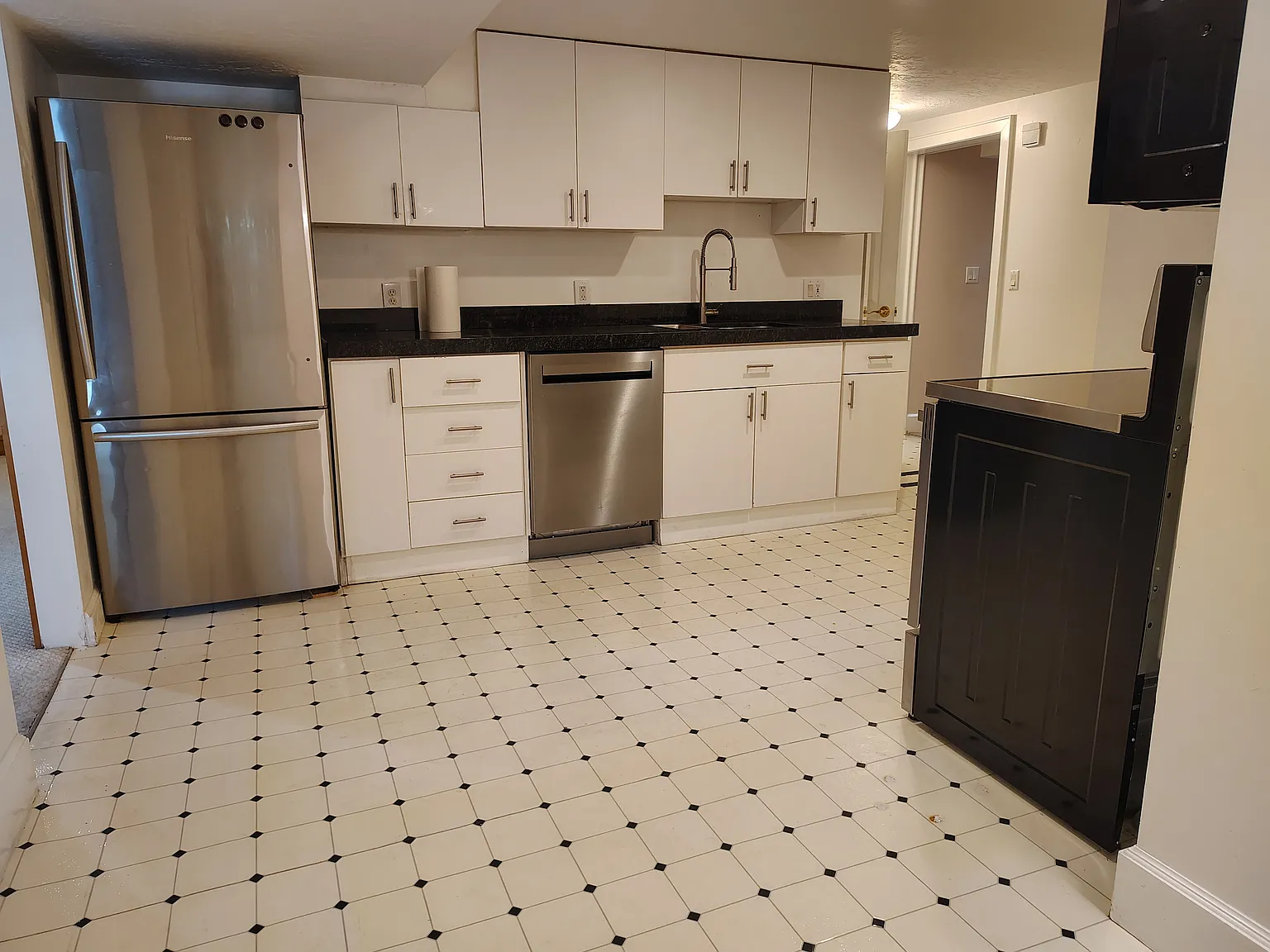 1 bed, 1500 sqft, $1,850 — Photo 3