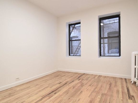 4th image of 254 Seaman Ave #A11