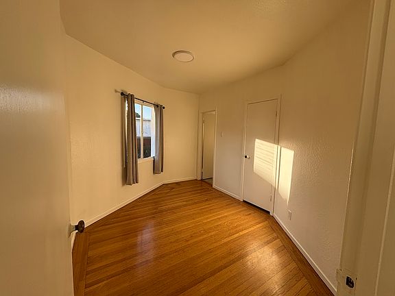 3rd image of 21 Juri St