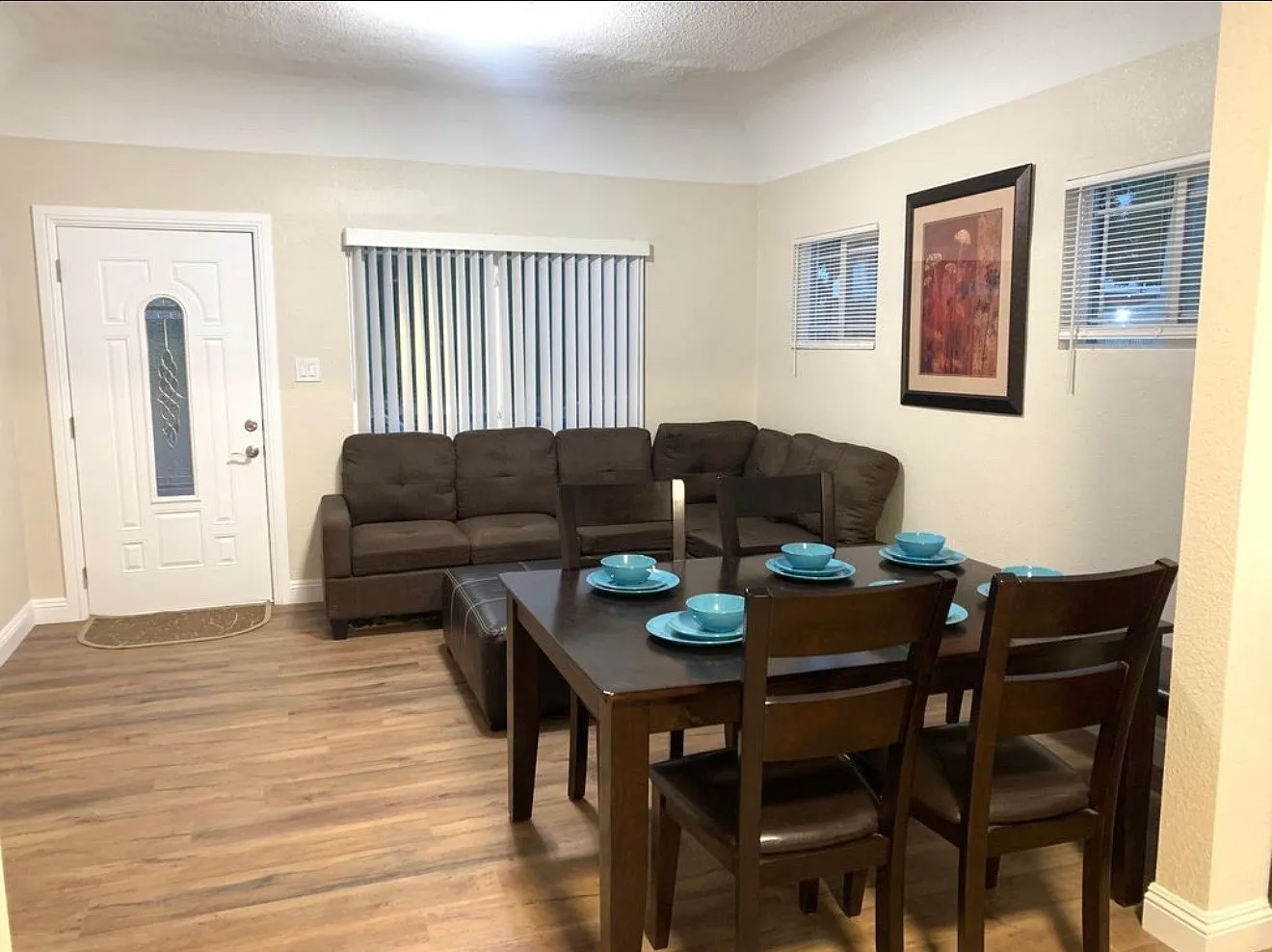3 bed, 984 sqft, $3,500 — Photo 4