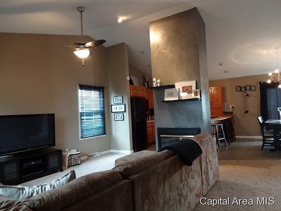 3rd image of 231 Foxx Manor Dr
