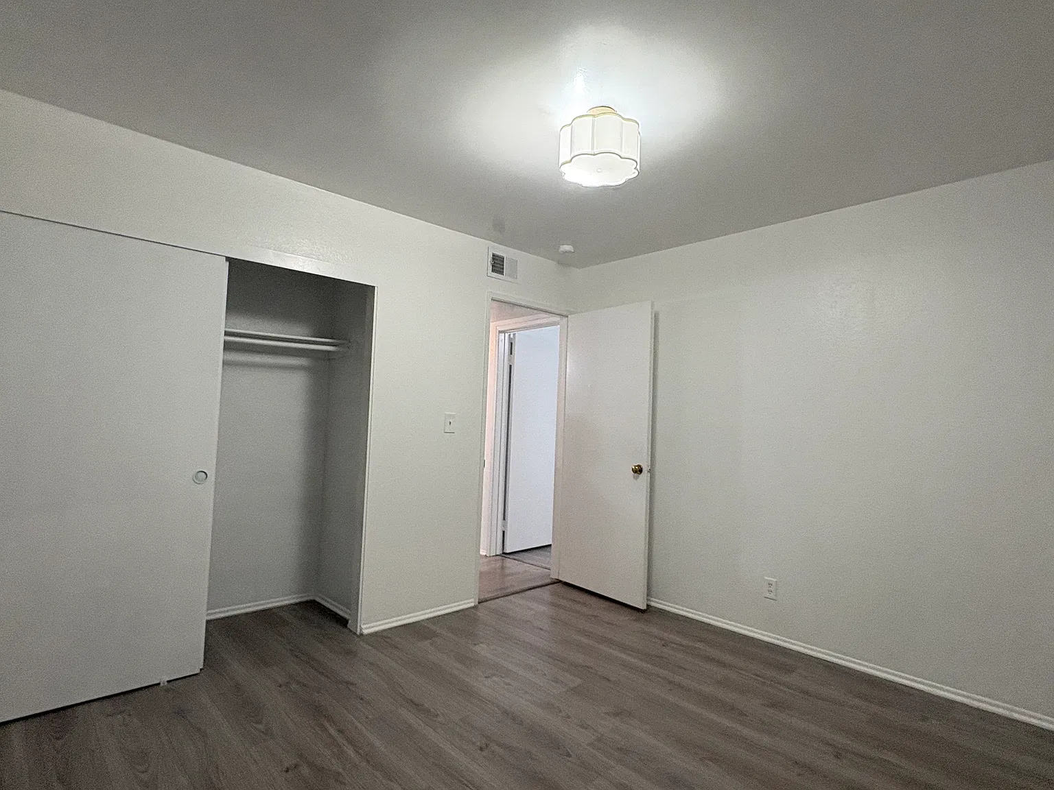 2 bed, 840 sqft, $2,450 — Photo 4