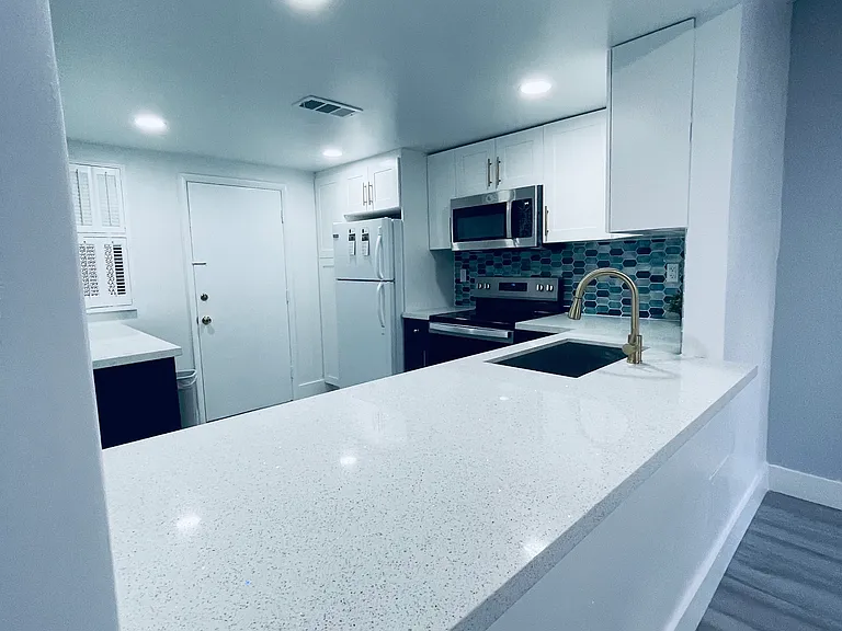 9175 SW 77th Ave #306 — Photo 6