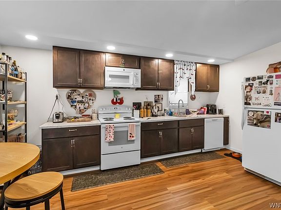 4th image of 378 Schenck St