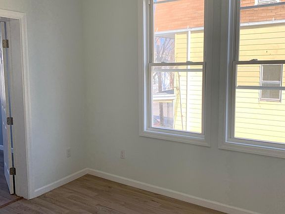 5th image of 36 Tillinghast St #1