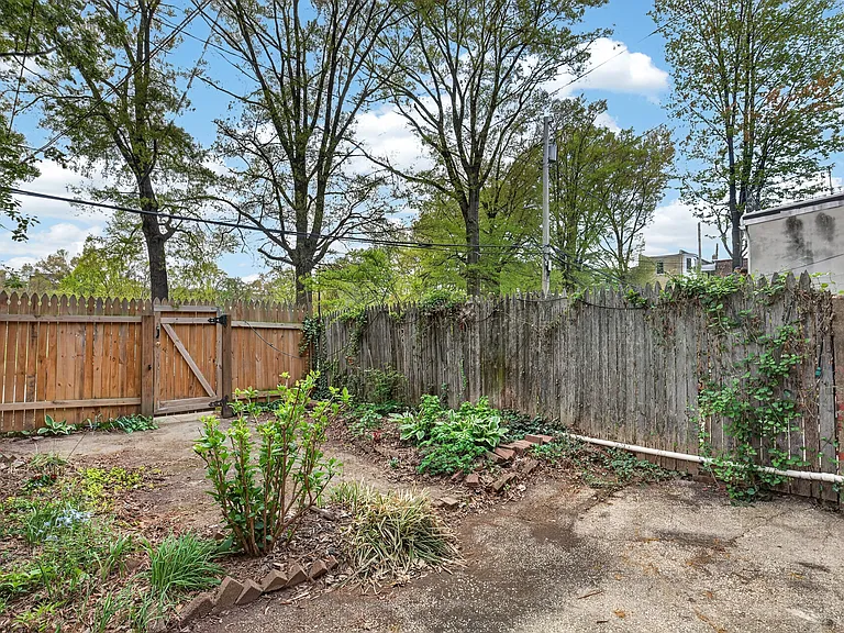 1806 Bolton St #1 — Photo 17