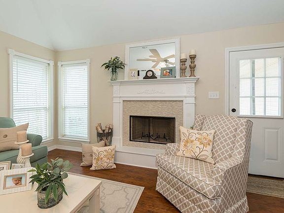 5th image of 2480 Waterford Way