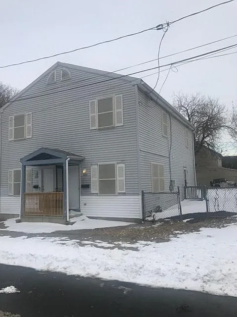 1028-1030 N Willow St photo 1