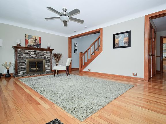5th image of 3338 N Octavia Ave