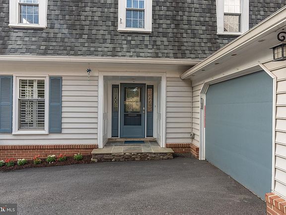 4th image of 10226 Democracy Ln