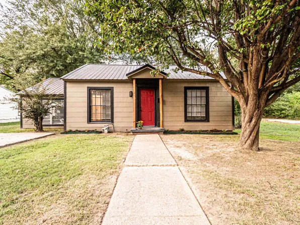 416 S Parkway Dr, El Dorado, AR 71730