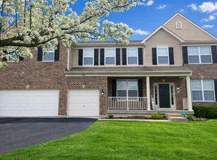 82 Brentwood Dr, Gilberts, IL 60136