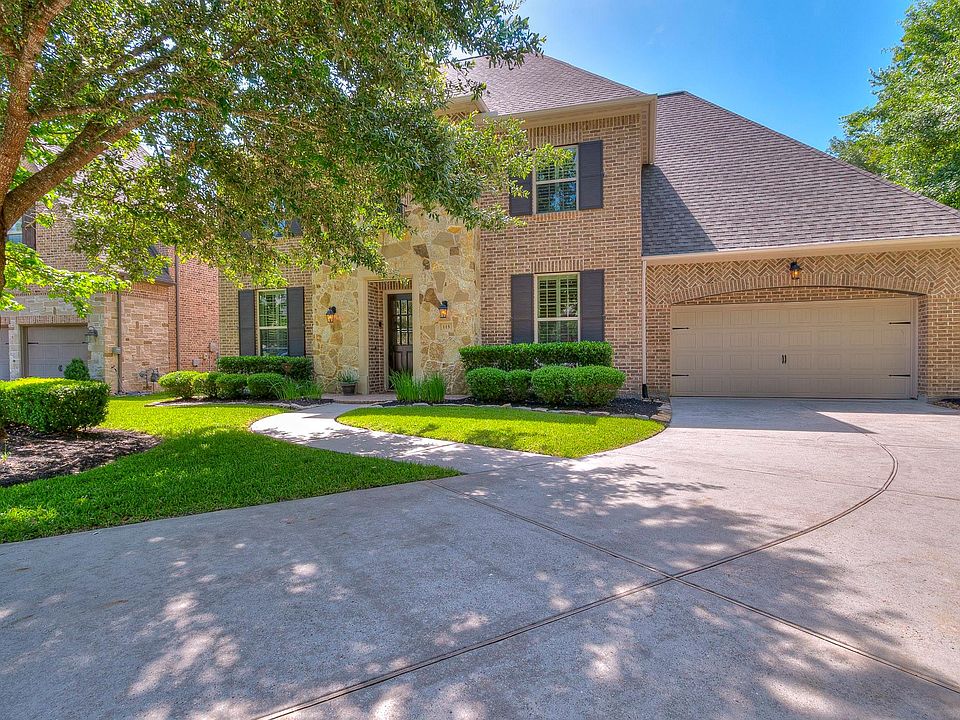 1st image of 115 Sanibel Crest Pl