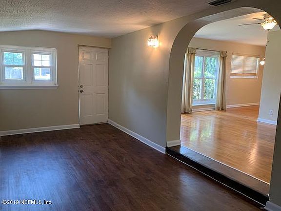 4th image of 3220 Caribbean Dr