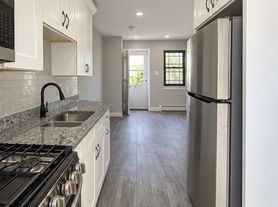 360 East North Avenue, 3