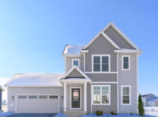 6401 Prairie Wood Dr, McFarland, WI 53558