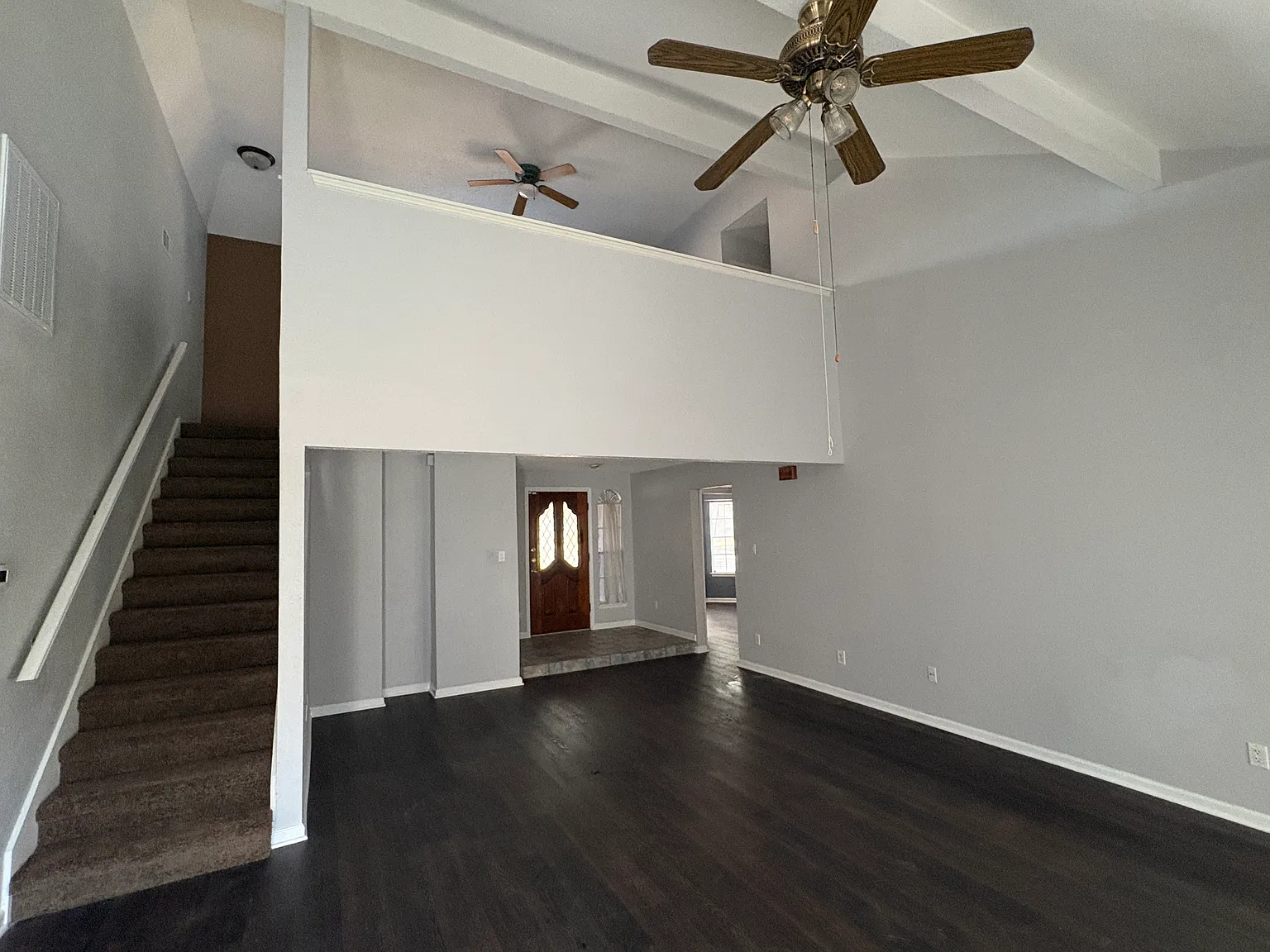 3 bed, 2.5 bath, 2184 sqft, $2,100 — Photo 2