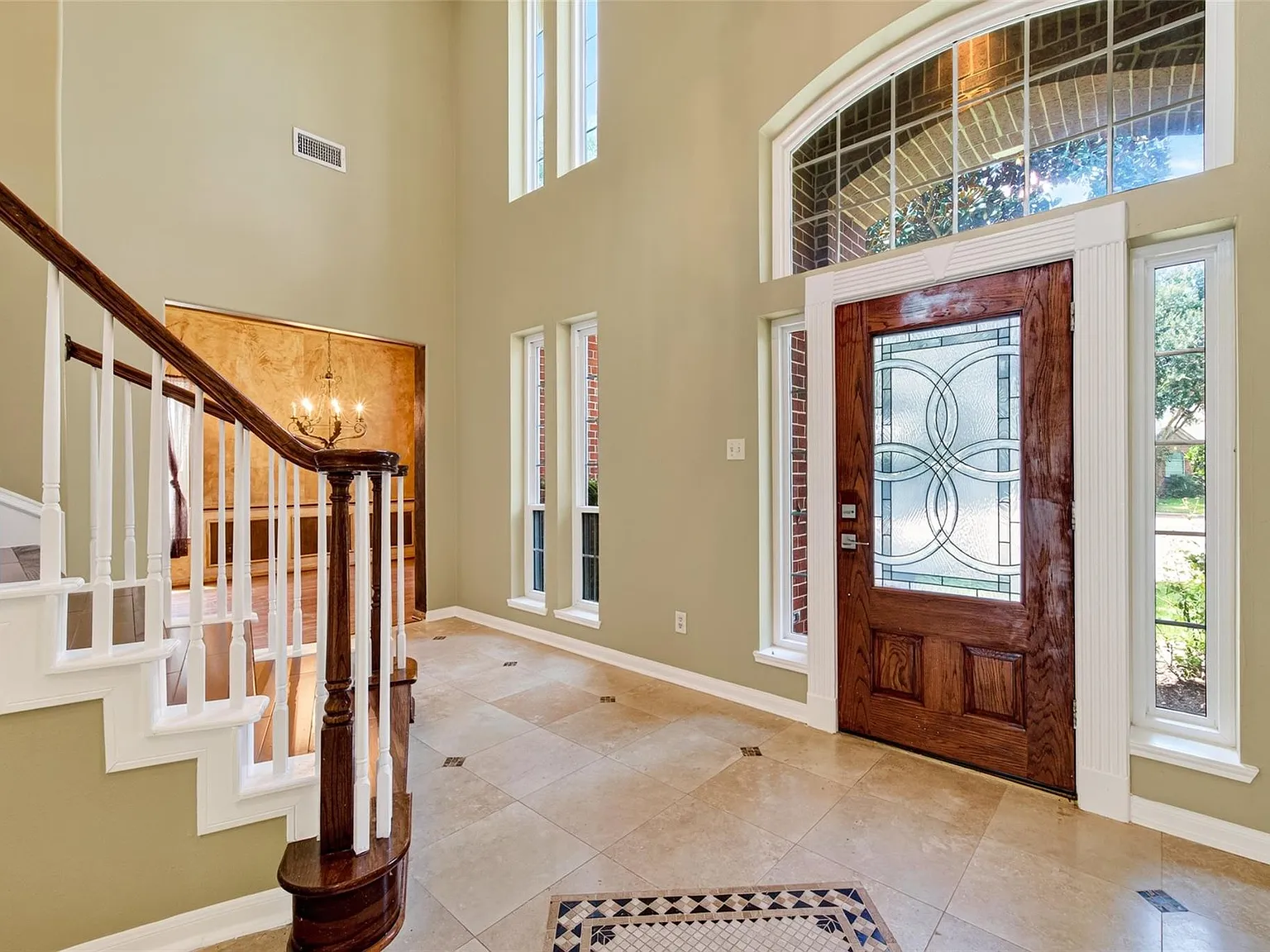 4 bed, 3.5 bath, 3180 sqft, $3,400 — Photo 4