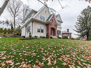 430 W Roxbury Pkwy, West Roxbury, MA 02132