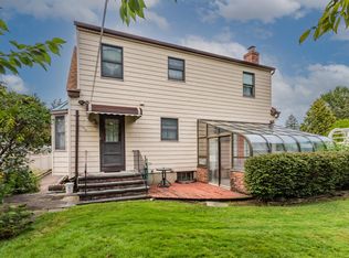 17 Dawes Ave, Syosset, NY 11791