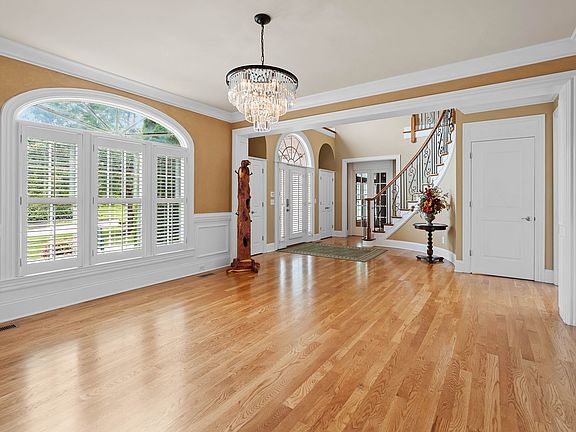 4th image of 9640 Mitchell Pl
