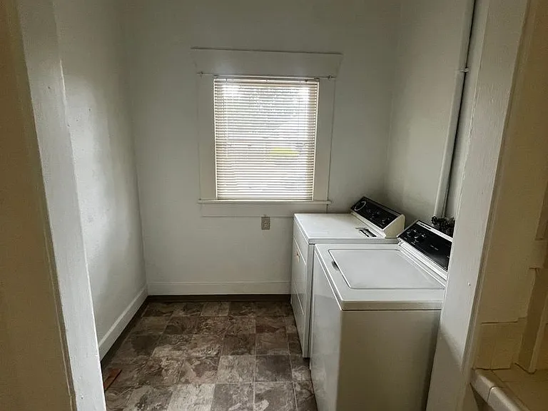 1108 Jackson St — Photo 14