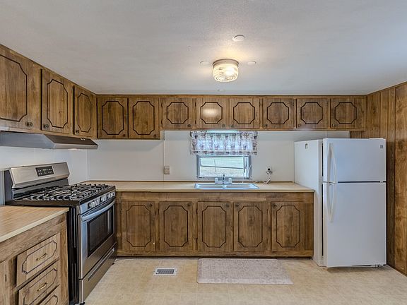 5th image of 25120 Harbach Ln