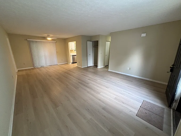 1880 Stoneview Ct — Photo 8