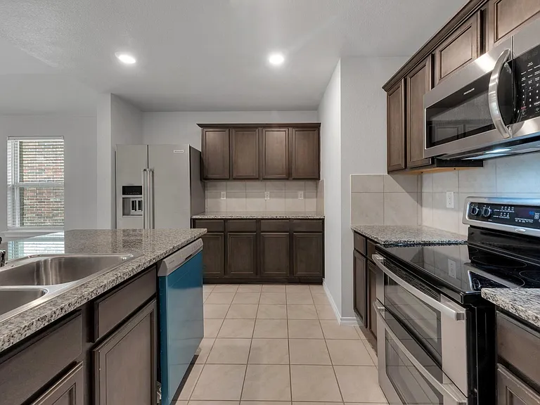 2415 Anton Dr — Photo 2