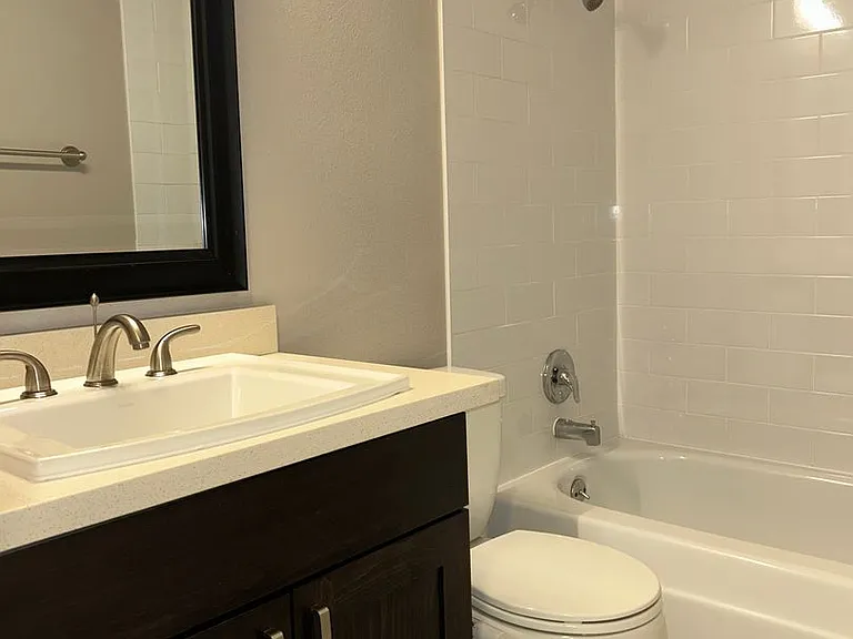 5900 SW Admiral Way — Photo 7