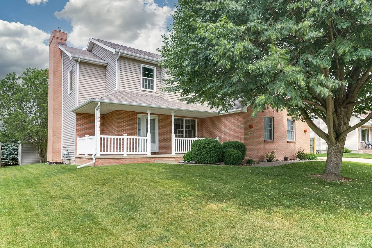1613 Brougham St photo 1