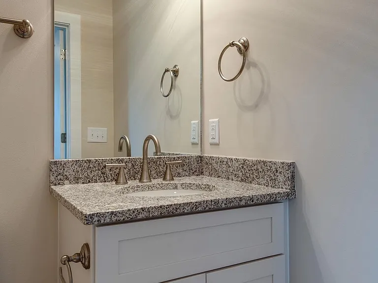 2406 Danilynn Dr — Photo 16