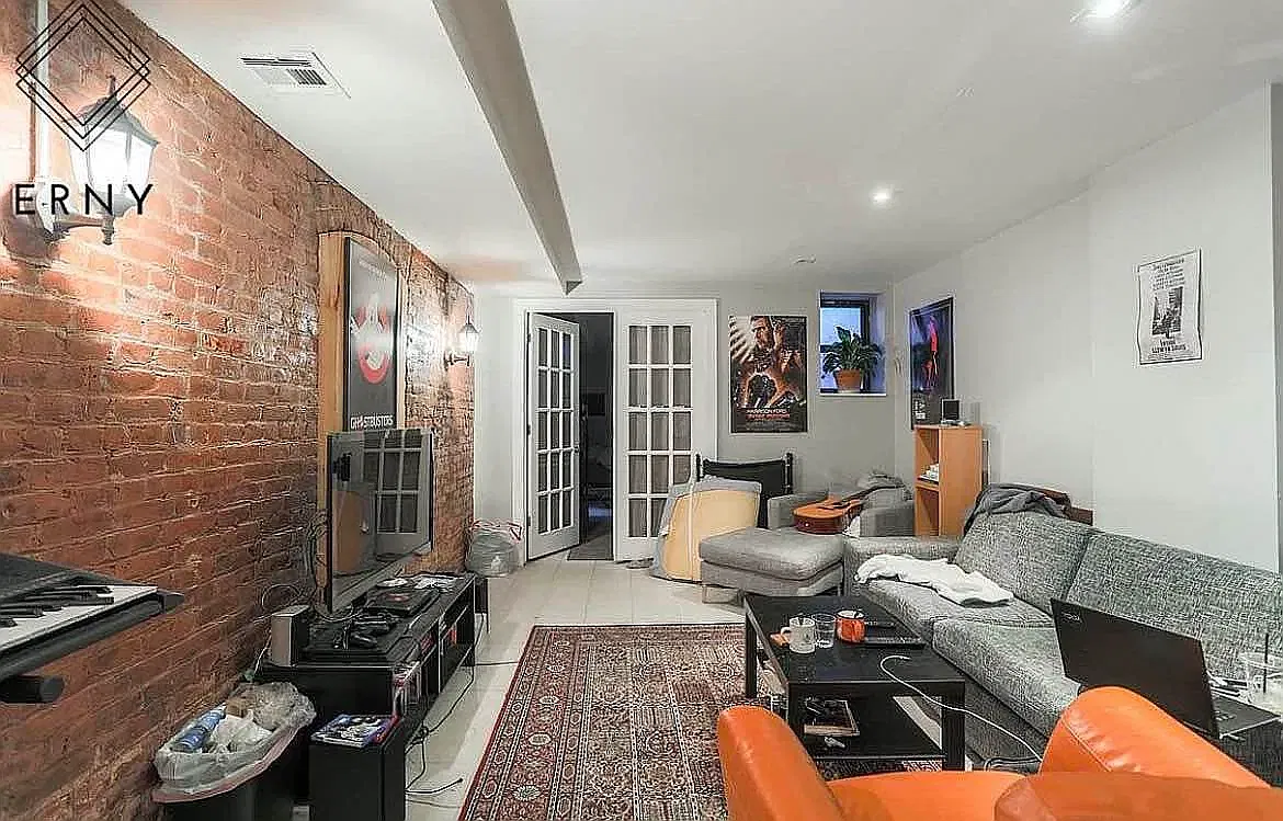 240 Madison Street — Photo 1