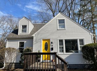 31 Murphy Ter, Northampton, MA 01060