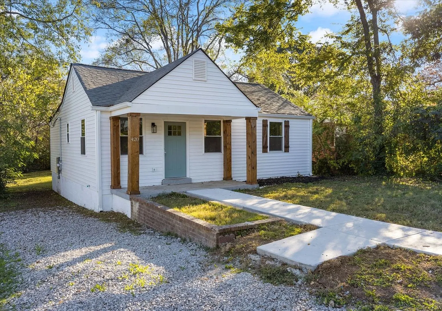 Charming Madison Home w/ Modern Upgrades & HUGE backyard! — Photo 4