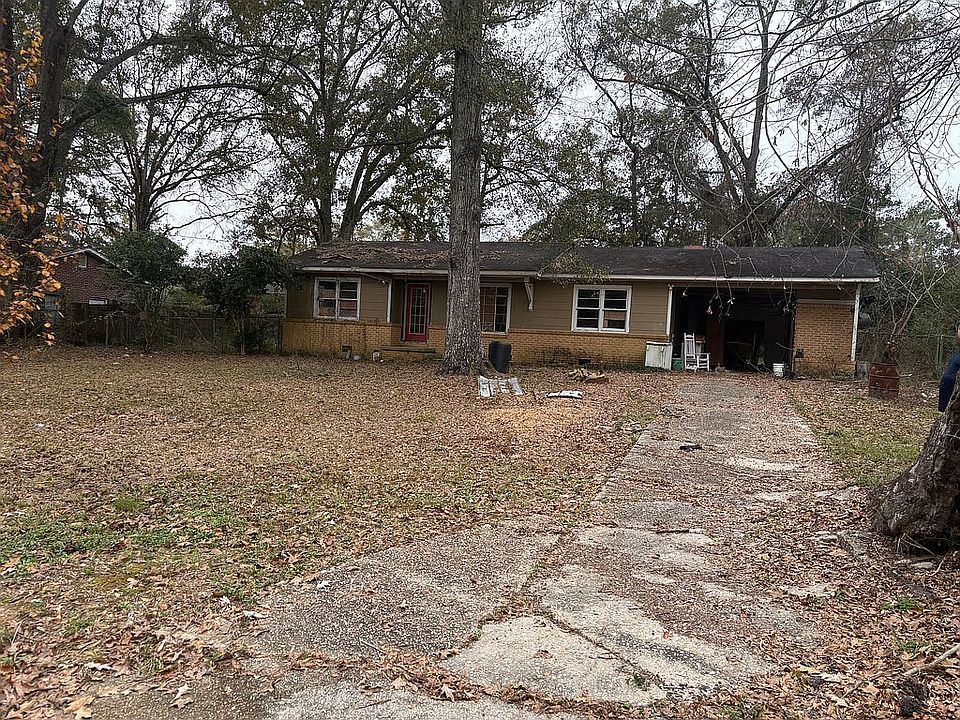 1st image of 1313 Willow Dr