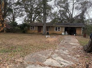1313 Willow Dr, Columbia, MS 39429