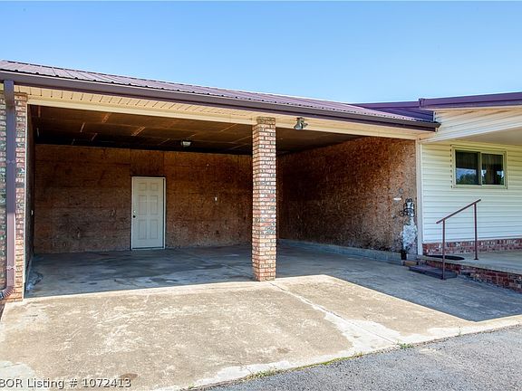 4th image of 915 Heather Ln