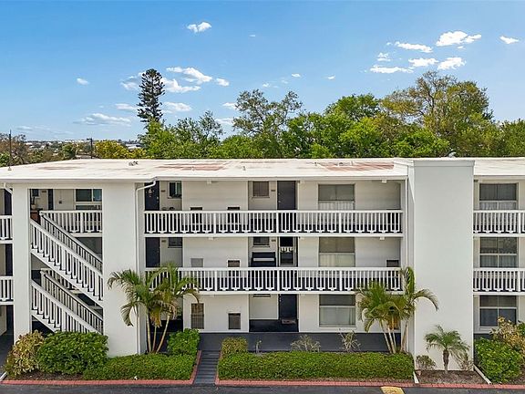 4th image of 2944 W Bay Dr APT 106