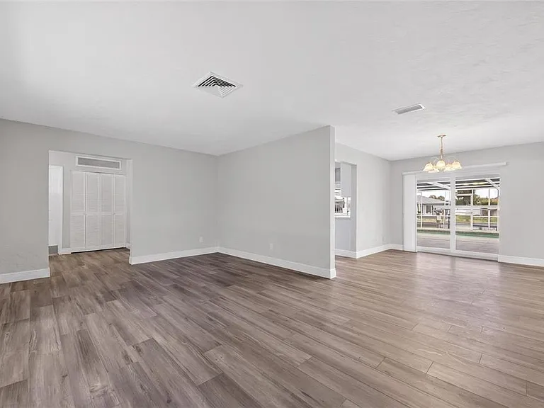 6305 Cottonwood Ln — Photo 25