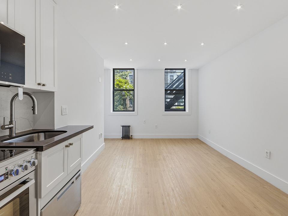 1st image of 207 E 4th St #B2