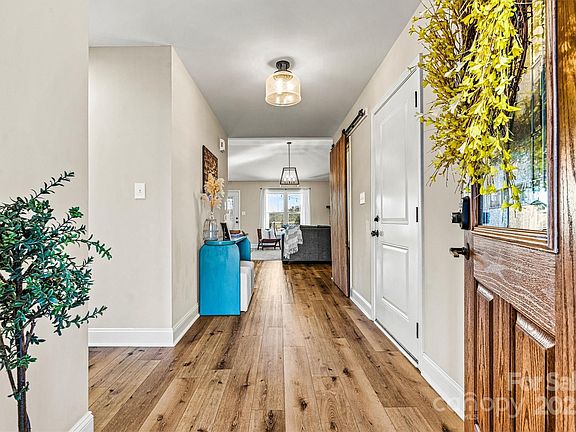 4th image of 3636 Kimber Ln