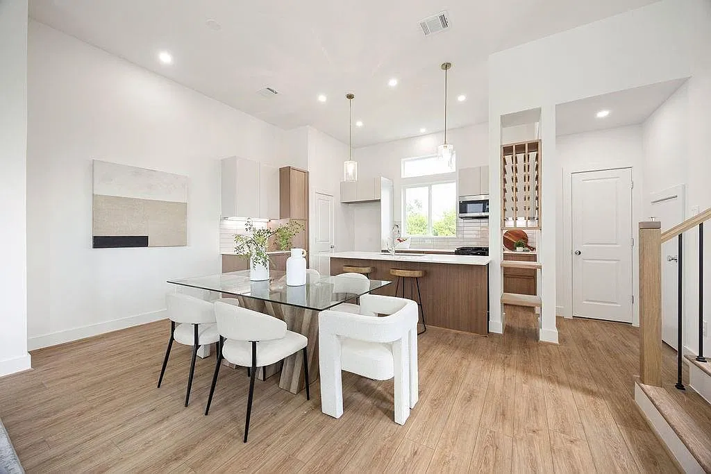 3 bed, 3.5 bath, 1877 sqft, $2,800 — Photo 1