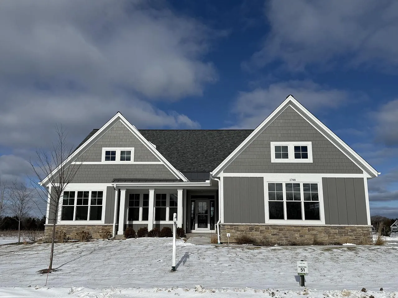 1748 North River CIRCLE photo 1
