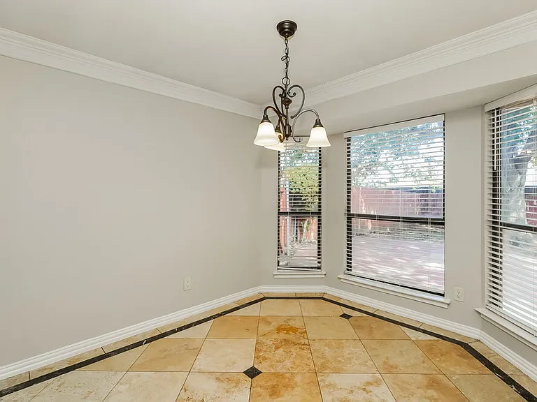 3400 Meadowmoor St — Photo 7