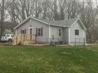 315 N 30th St, Springfield, MI 49037