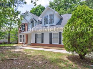 10085 Point View Dr, Jonesboro, GA 30238